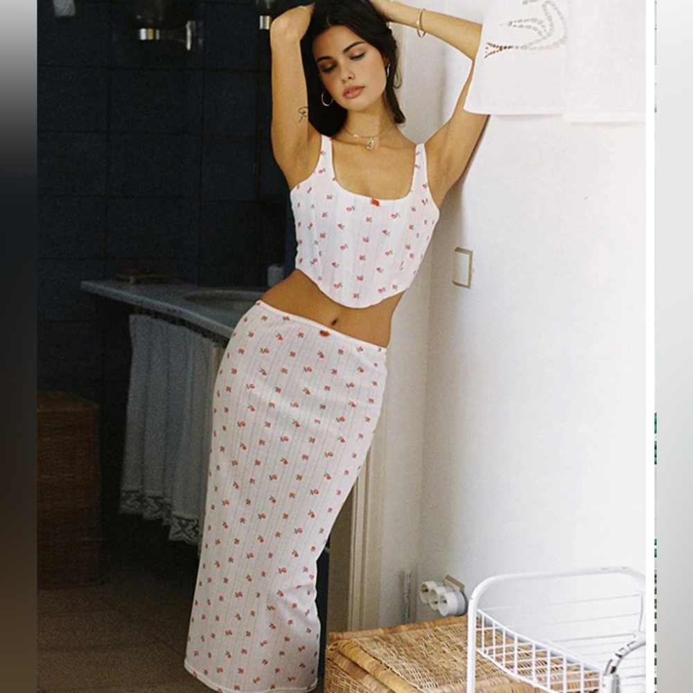 Rosebud Soft Ribbed Midi 2 piece set